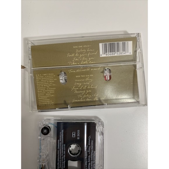 2 Amy Grant Cassettes - Lead Me On 1988 & Behind the Eyes 1997 - Picture 9 of 9